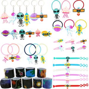 Set de Recuerdos para Fiesta de Cumpleaños Temática Espacial: Pulseras de Astronauta, Llaveros y Anillos - Product Image 1