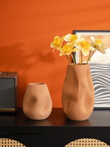 Squisiti vasi in Terracotta: arte ceramica su misura per decorazioni per la casa in stile rustico, vasi di gemme e barattoli di fiori da tavolo - Product Image 2