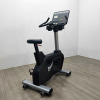 Vélo d'exercice vertical commercial à résistance magnétique, équipement de fitness cardio pour salle de sport avec console numérique