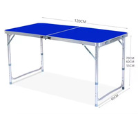 Table Pliante Carrée Multifonctionnelle Fabriquée en Usine avec Deux Chaises et Quatre Chaises pour un Usage Portable Facile en Camping