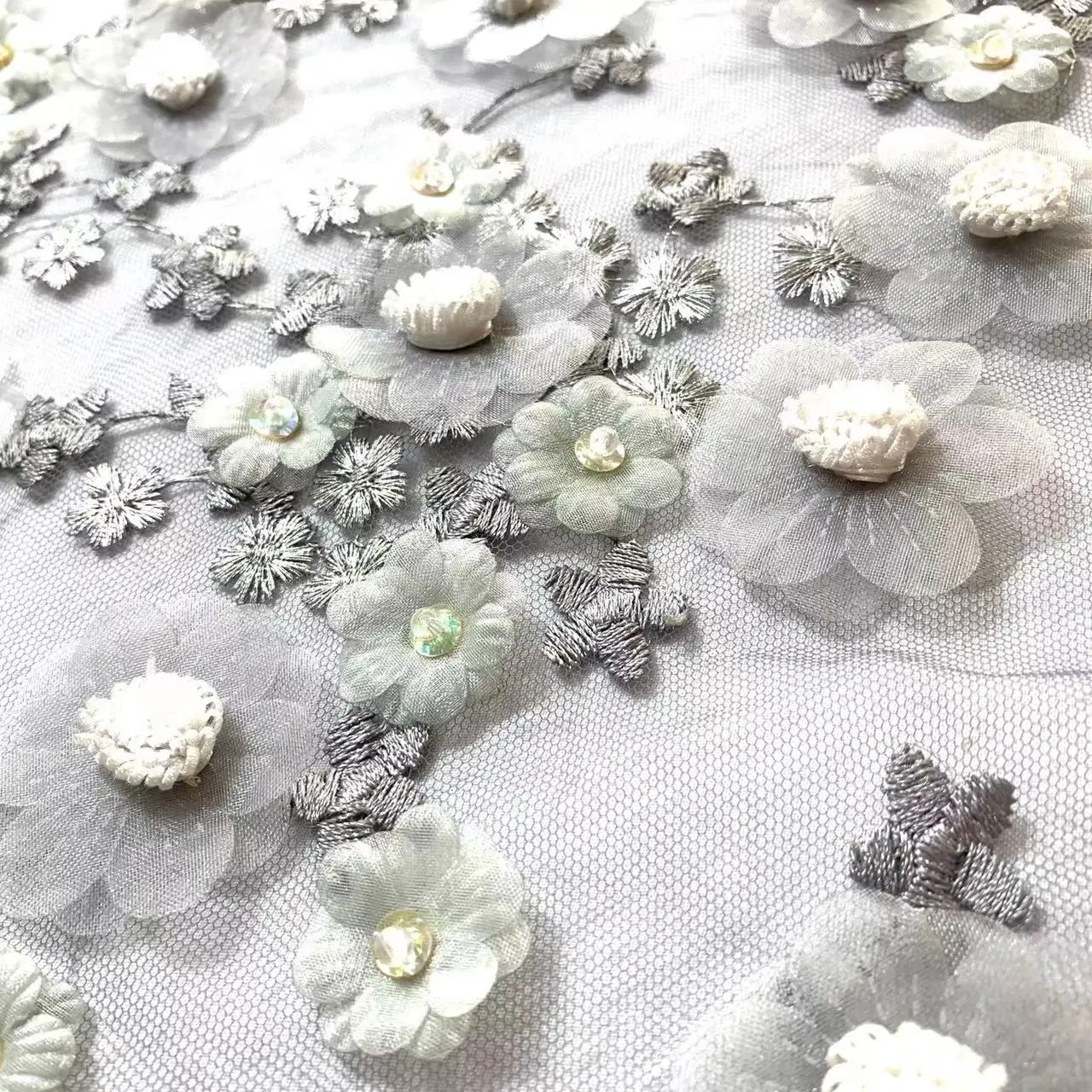 Nieuwe Aankomst Borduren Bloem Stof 100% Polyester Mesh Tulle 3d Steen Kant Stof Borduren Voor Kledingstuk