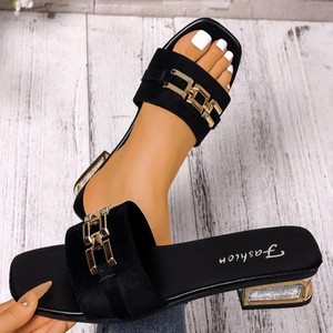 Sandalias de tacón bajo con cadena y punta cuadrada, estilo transfronterizo, novedad de verano 2025, tallas grandes, tacón grueso, venta al por mayor - Product Image 3