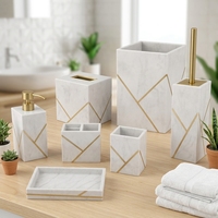 Ensemble d'accessoires de salle de bain en polyrésine, vente en gros de l'usine de Dongguan, ensemble de salle de bain en résine marbrée blanche, 6 pièces complètes