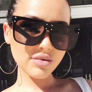 Lunettes de soleil carrées tendance 2021 personnalisées avec verres miroir roses pour femmes, lunettes de soleil surdimensionnées à verres monobloc - Product Image 4