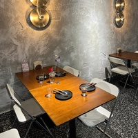 Table et chaises pliantes de style industriel, café à thème vintage, table carrée personnalisée de 60 cm pour un restaurant occidental