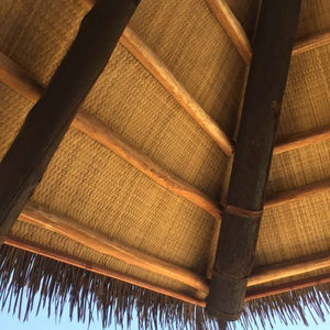 Artificial Plastic Herringbone Woven Bamboo Mat For Resort floor mat Ceiling wall panels, outdoor fence, screen decoration