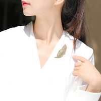 XILIANGFEIZI Broche Plume Euro-Américaine en Or Véritable 18K, Corsage en Cuivre et Zircon, Vente Chaude, Accessoire Cadeau pour Mariage et Fête