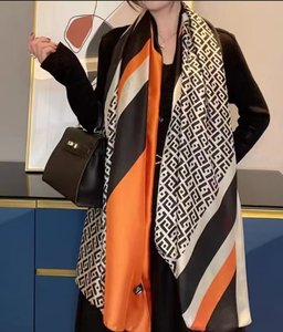 Mùa thu và mùa xuân phong cách retro dài imitationn silkk khăn khăn choàng in kỹ thuật số Polyester phụ kiện thời trang - Product Image 3