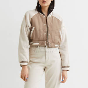 Veste universitaire en laine pour femmes Lettres brodées en gros Manches en cuir Vestes universitaires courtes en laine pour femmes - Product Image 3