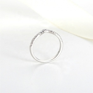 Bague <span class=keywords><strong>de</strong></span> fiançailles <span class=keywords><strong>de</strong></span> luxe en argent sterling 925 avec moissanite élégante taille D VVS et demi-bague éternité, cadeau idéal - Product Image 5