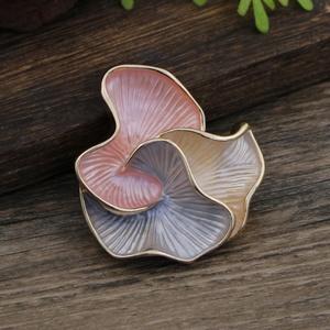 Nova moda mulheres coloridas pétala segurança Pin broche Vintage Rose flor esmalte ímã broche - Product Image 4