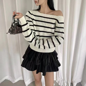 Maglione Sottile da Donna in Stile Coreano, Giovanile e Casual, <span class=keywords><strong>con</strong></span> Spalle Scoperte e Strisce <span class=keywords><strong>a</strong></span> Contrasto, in Acrilico/Spandex, Primaverile Retrò - Product Image 2