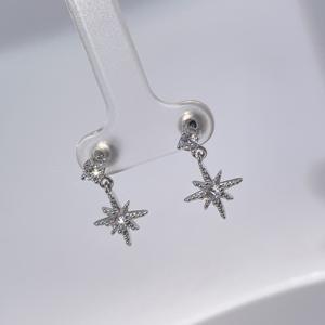 Boucles d'oreilles pendantes en forme d'étoile Tianyu Gems, classiques et tendance, en laiton plaqué or avec zircon cubique rond rose - Product Image 1