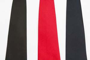 Cravate noire en polyester souple et durable pour homme et adolescent, idéale pour la rentrée scolaire, 8 cm, marque Usa Mairun - Product Image 3