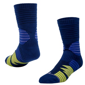 Chaussettes de sport professionnelles personnalisées antidérapantes pour football, avec revers et semelle respirants, séchage rapide, en coton éponge/fibre de bambou, pour l'élite sportive - Product Image 5