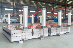 Molde de Extrusión de Alta Calidad Personalizado para Paneles de Puerta Huecos de PVC/WPC de 600mm-1100mm para Electrodomésticos, con Certificación ISO9001 - Product Image 3