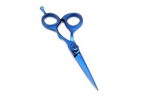 Ciseaux de coupe de cheveux de style titane J2 approuvés CE Instruments de beauté Poignée en caoutchouc Ciseaux en acier inoxydable bleus de style barbier - Product Image 3