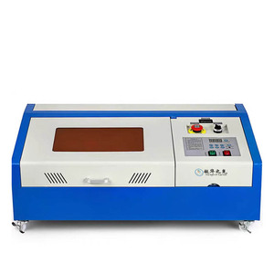उच्च परिशुद्धता 320 440 <span class=keywords><strong>Co2</strong></span> लेजर उत्कीर्णन और काटने के लिए काटने और काटने की मशीन - Product Image 2