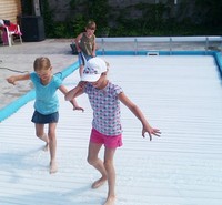 Cubierta Automática para Piscina de Plástico Duro con Control Remoto