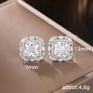 Orecchini a Perno Quadrati Semplici per Donne, Accessori Classici per Uso Quotidiano - Product Image 3