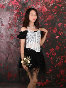 Top Corset Délicat à Col Carré et Bretelles Fines en Dentelle, avec Maille Florale Transparente et Baleines pour Sculpter la Taille, Idéal pour le Style Cottagecore et le Quotidien - Product Image 4