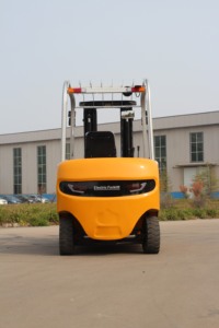 <strong>3.5</strong> <strong>Ton</strong> Environmentally Friendly, <strong>All</strong>-<strong>terrain</strong>, Compact, Narrow-aisle Electric <strong>Forklift</strong> - Product Image 6