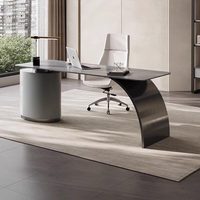 Bureau d'ordinateur moderne et durable en pierre frittée haut de gamme, d'inspiration italienne, pour les études à domicile ou les bureaux