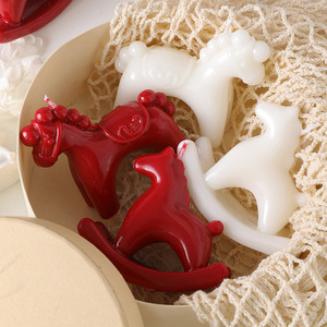 Vela con Forma de Caballo, Aromática, Roja, Artesanal, Vela Navideña de Color, Linda y Única, Hecha a Mano para Regalos de Fiesta, Decoración del Hogar, Regalos de Año Nuevo - Product Image 5