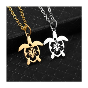 Venta al por mayor 2026: Collar de moda de acero inoxidable con diseño de tortuga y colgante de flor hueca, gran oferta - Product Image 1