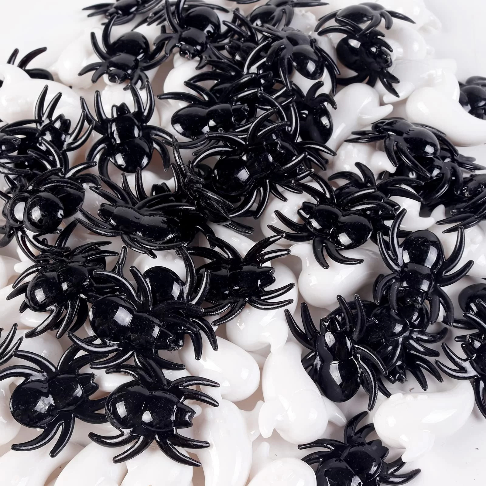 50pcs Mini Spiders for Halloween Decoration - Black Prank Toys for