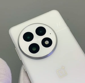 Tous les OnePlus 13 : appareil photo Hasselblad, écran AMOLED 2K de 6,82 pouces, batterie 6000 mAh, 100 W SUPERVOOC, ColorOS 15 - Product Image 3