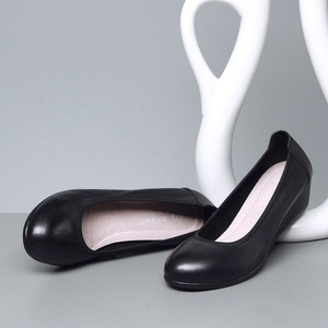 Chaussures à talons compensés confortables en cuir à bout rond pour femmes, idéales pour le bureau - Product Image 1