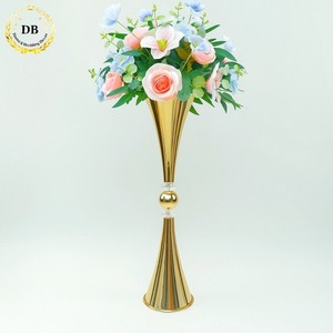Suministros para Bodas, Venta Especial, <span class=keywords><strong>Centros</strong></span> <span class=keywords><strong>de</strong></span> <span class=keywords><strong>Mesa</strong></span> Metálicos Dorados, Floreros Altos Tipo Trompeta para <span class=keywords><strong>Centros</strong></span> <span class=keywords><strong>de</strong></span> <span class=keywords><strong>Mesa</strong></span> <span class=keywords><strong>de</strong></span> Boda, Decoración <span class=keywords><strong>de</strong></span> <span class=keywords><strong>Mesa</strong></span> - Product Image 1