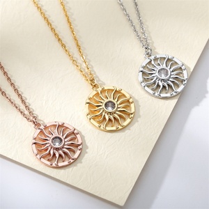 Collier pendentif rond en forme de fleur de soleil, plaqué or fin, avec diamants, bijoux tendance - Product Image 2
