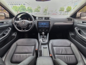 Volkswagen Sagitar 1.6L 2015 en promotion |   Berline d'occasion de qualité allemande, boîte automatique 6 vitesses, finition Confort - Product Image 4