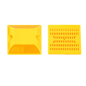 Señalizadores Reflectantes de Carretera de Plástico ABS Amarillo, de Una o Dos Caras, para Carreteras Urbanas - Product Image 1