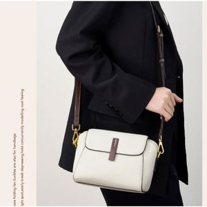 Bolso de Hombro Impermeable de Cuero Genuino para Mujer, con Correa Única, Tipo Bandolera, Forro de Poliéster y Cierre de Cremallera - Product Image 4