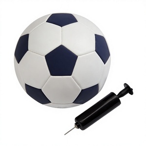 Balones de Fútbol de Entrenamiento para Adultos GoSports Classic en Blanco y Negro - Paquete Individual o de 6 Unidades, Tamaño 5, con Bomba de Aire, 1 Libra - Product Image 3