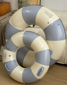 Anillo de natación extra grande y grueso para adultos con puerta de aire doble y manija, flotador de piscina portátil, salvavidas inflable circular - Product Image 3