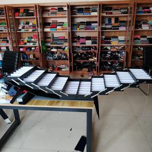 Maleta de exhibición de <span class=keywords><strong>gafas</strong></span> con ruedas; gabinete de almacenamiento de <span class=keywords><strong>gafas</strong></span> de sol; vitrina de <span class=keywords><strong>gafas</strong></span> - Product Image 4