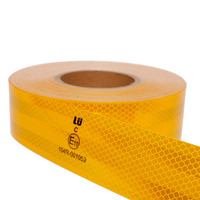 Cinta Reflectante Prismática Amarilla Autoadhesiva ECE 104R para Camiones, Marca LU