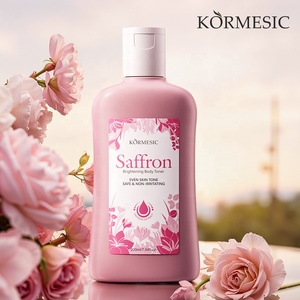 KORMESIC 200ml Soin Hydratant Éclaircissant pour la Peau Sèche, Vente en Gros, Personnalisation OEM, Marques Privées, Tonique Corporel Éclaircissant au Safran - Product Image 1