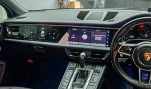 สำหรับ Porsche Macan ปี 18-24 หน้าจอคู่ขนาด 12.3 นิ้ว พร้อม GPS ในตัว ทีวี จอควบคุมกลาง แดชบอร์ด หน้าจอขนาดใหญ่ ระบบนำทาง 360 CarPlay - Product Image 5