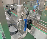 Remplisseuse de liquides par gravité haute précision à 8 têtes, précision de ±0,5 % pour le traitement des liquides (vinaigre, sauce soja, produits alimentaires)