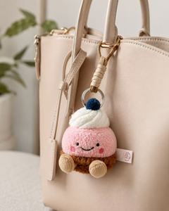 Al por mayor Llavero de peluche súper suave de 10 cm con forma de cupcake, bonito mini colgante de comida para bolso, juguete de peluche suave y reconfortante, regalo para tiendas infantiles - Product Image 4
