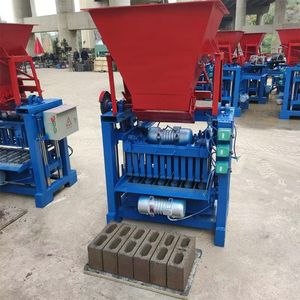 Máquina para Hacer Ladrillos de Cemento con Tolva, Producción Horaria de 515 Piezas, Ladrillos Huecos de 4 Pulgadas con Certificación CE. - Product Image 2