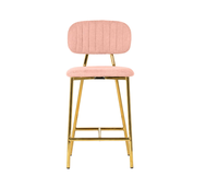 Tabouret de bar et de comptoir haut en tissu capitonné Channel, avec structure en métal doré poli, pour espace de coworking créatif et bistro privé