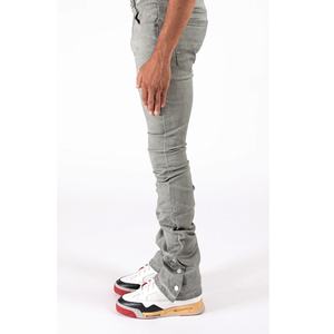 Jeans en denim gris de luxe pour hommes, style évasé, boutons-pression, personnalisés, effet empilé et déchiré - Product Image 5