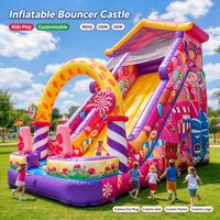 Château gonflable avec toboggan et trampoline commercial pour enfants, idéal pour la location et la vente lors de fêtes dans les jardins.