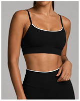 Ensemble de sport 2 pièces pour femme avec bretelles contrastées, soutien-gorge de sport dos nageur et short cycliste taille haute, idéal pour le yoga et la gym